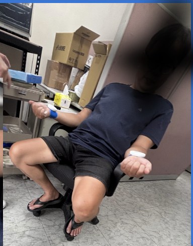 The testing room during a preliminary stimulation session